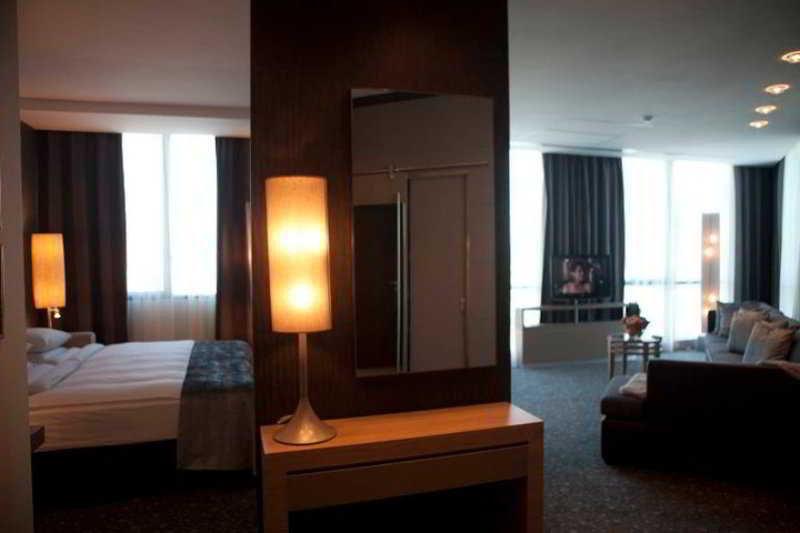 Chirag Plaza Hotel Баку Экстерьер фото