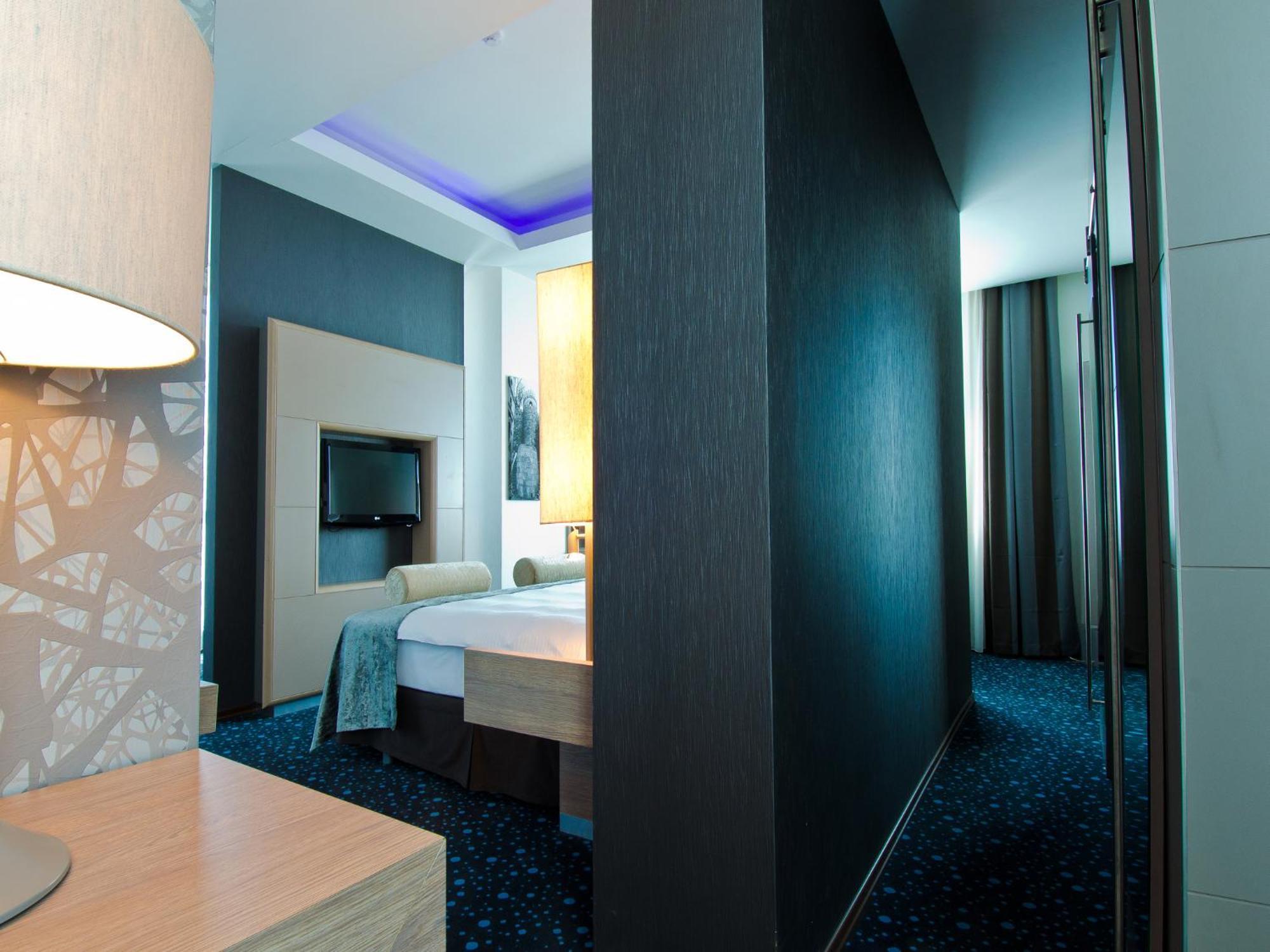 Chirag Plaza Hotel Баку Экстерьер фото