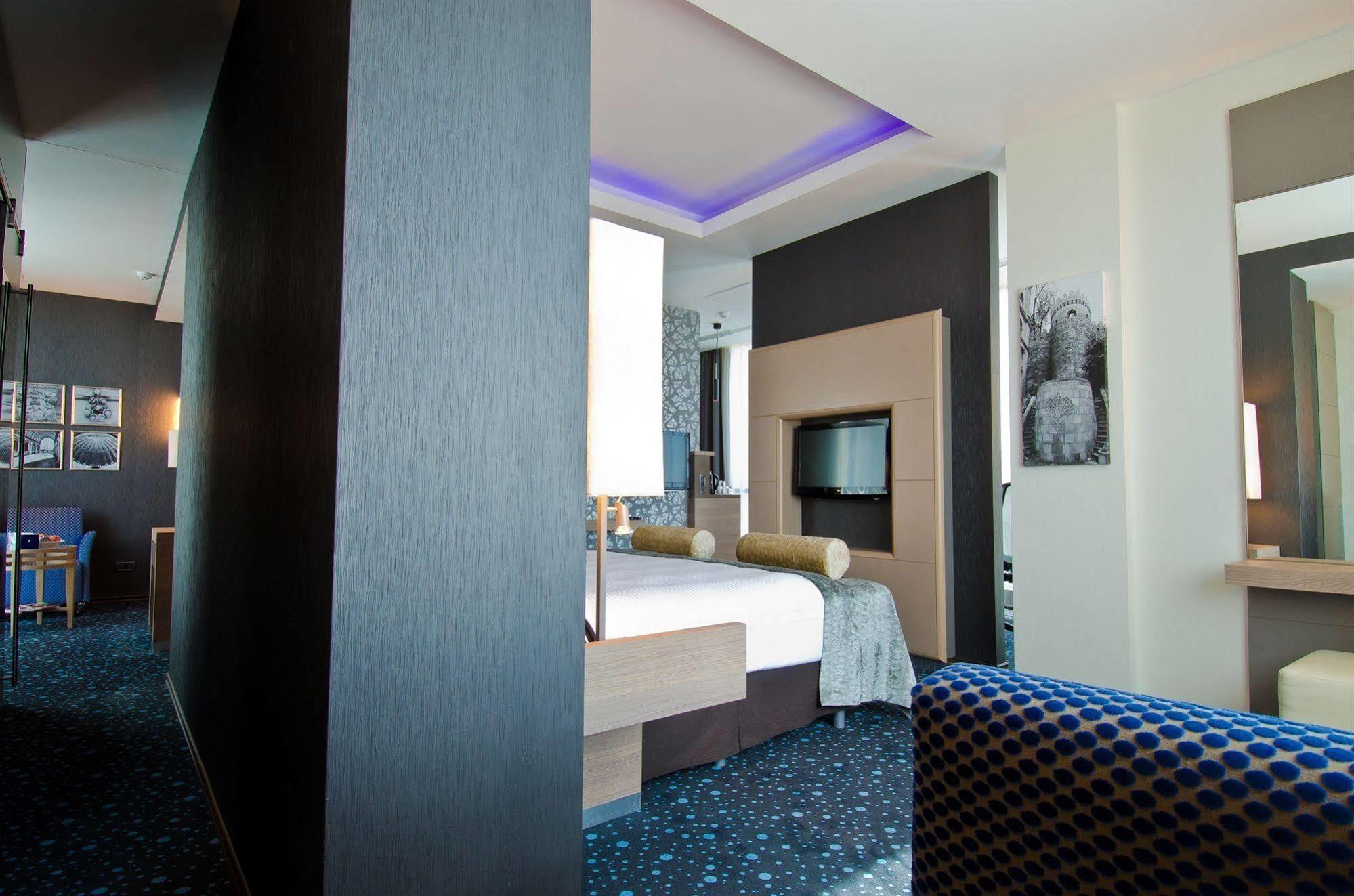 Chirag Plaza Hotel Баку Экстерьер фото